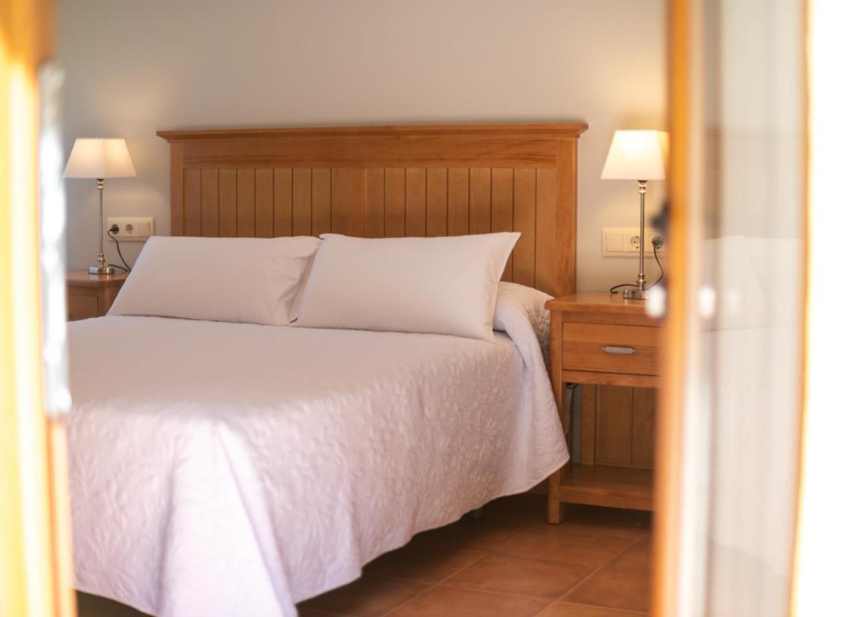 Logis Hotel Restaurante La Casa De Juansabeli Arenas De Cabrales Exteriör bild