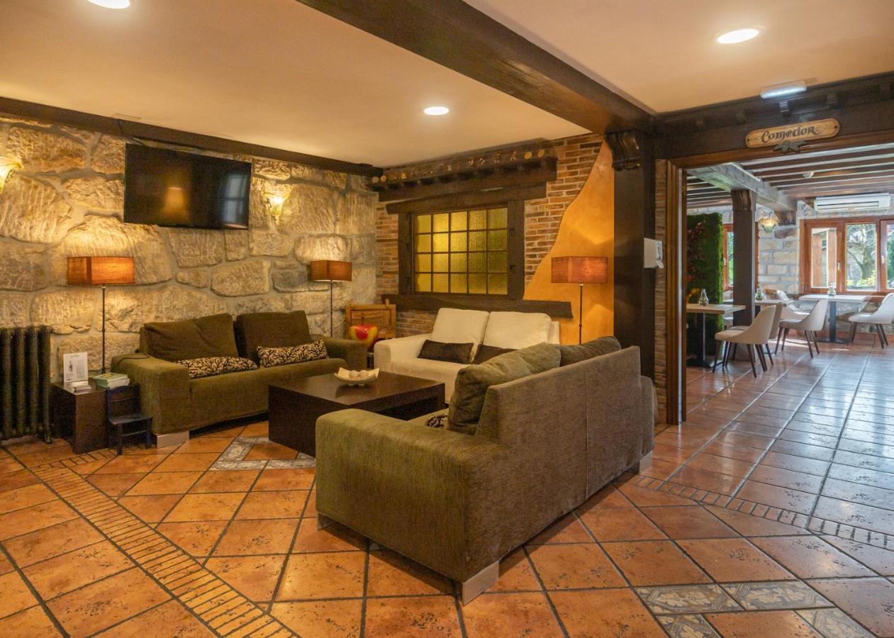 Logis Hotel Restaurante La Casa De Juansabeli Arenas De Cabrales Exteriör bild