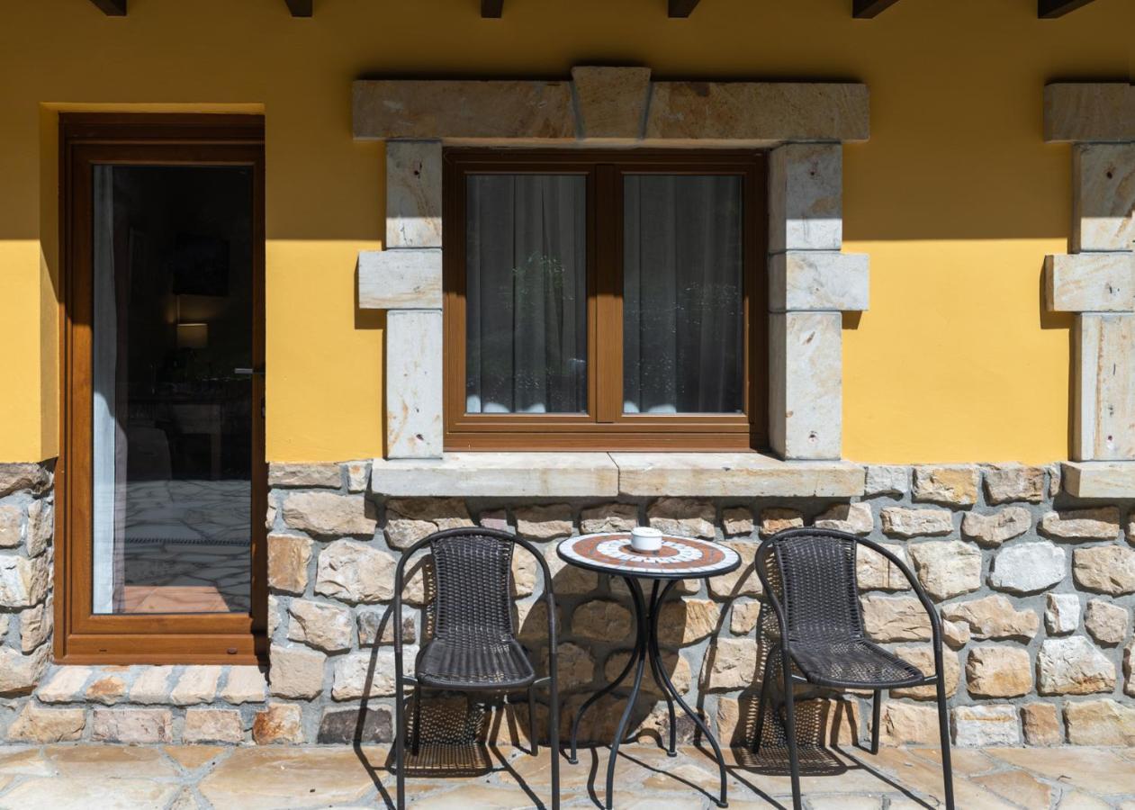 Logis Hotel Restaurante La Casa De Juansabeli Arenas De Cabrales Exteriör bild