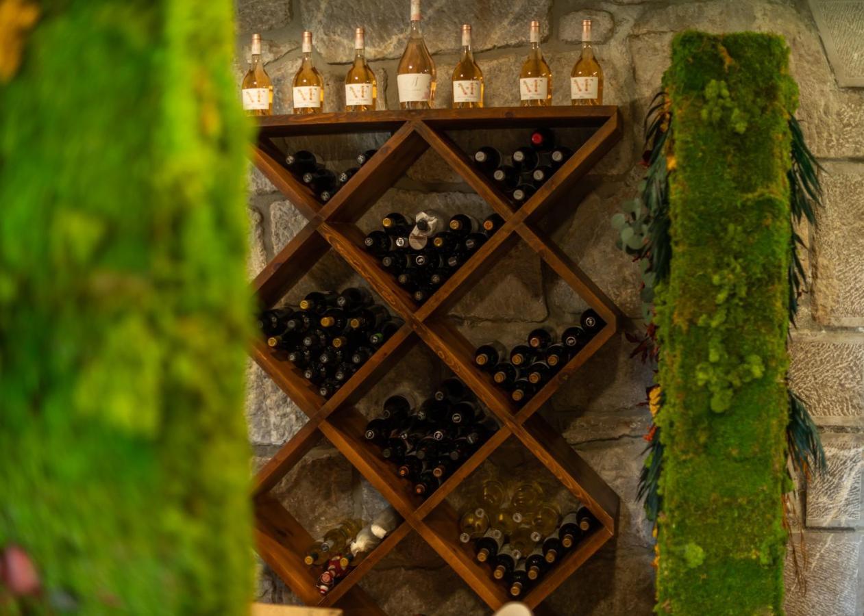 Logis Hotel Restaurante La Casa De Juansabeli Arenas De Cabrales Exteriör bild