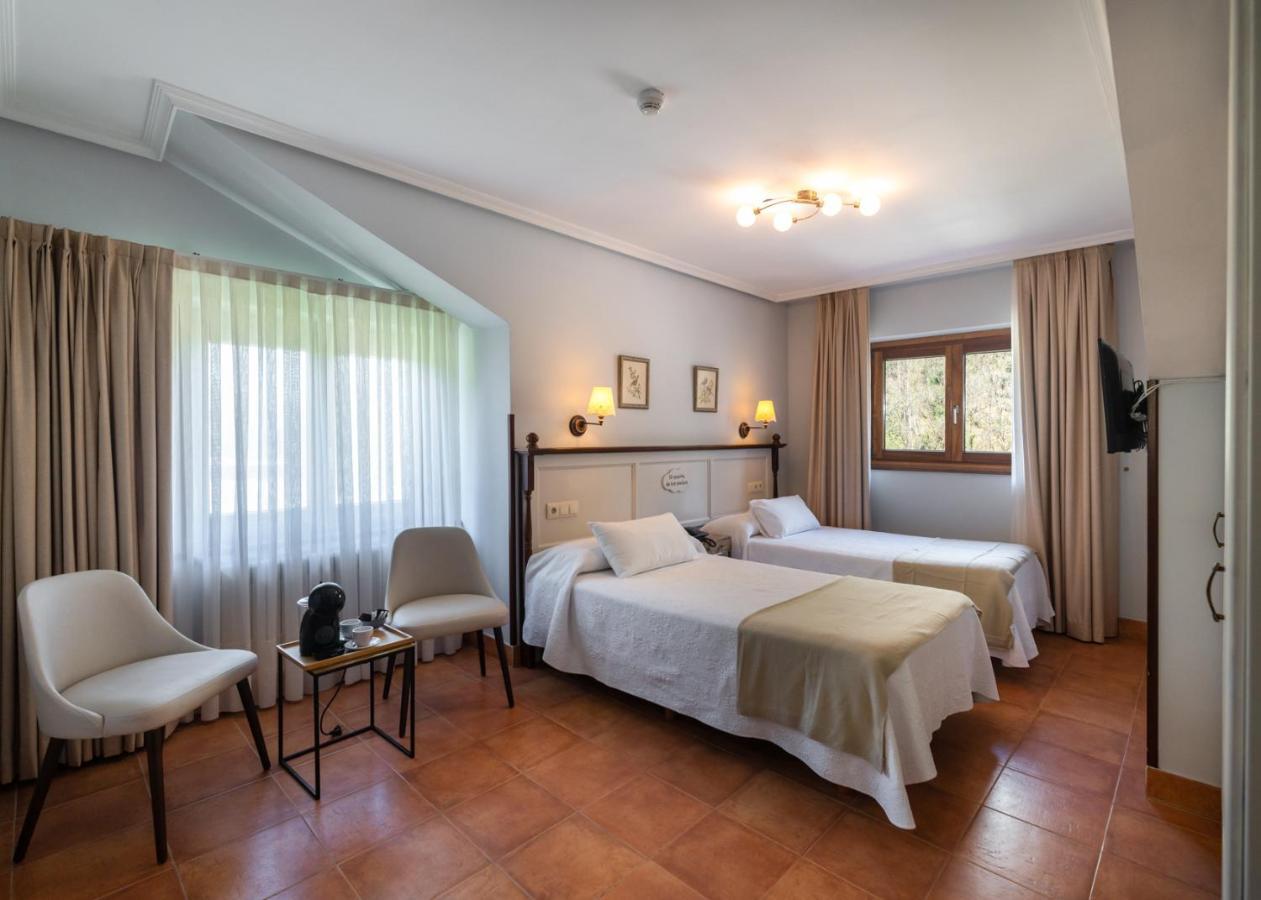Logis Hotel Restaurante La Casa De Juansabeli Arenas De Cabrales Exteriör bild